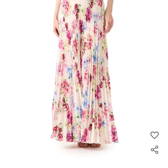 Monique Lhullier, satin “peony dream”strapless ball gown dress.  Size 8. - Picture 6 of 14